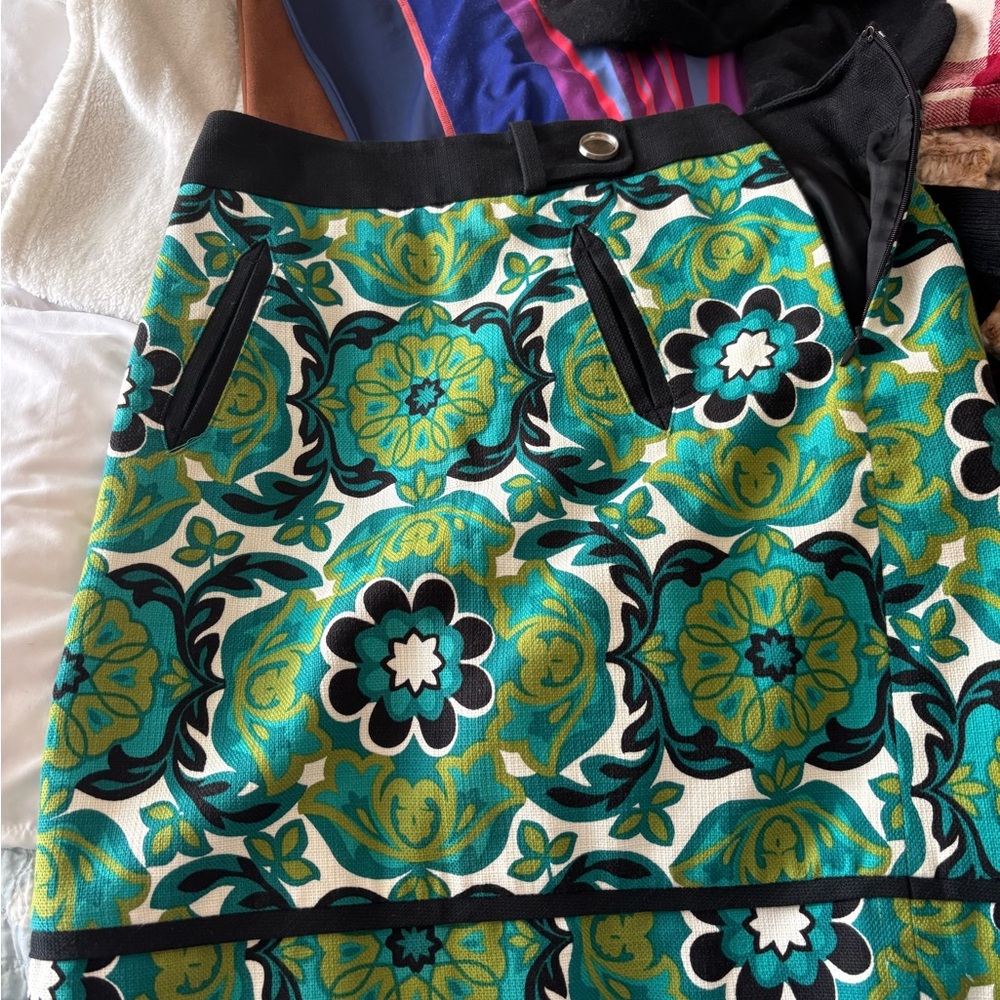 Floral Patterned Skirt - Green and Black